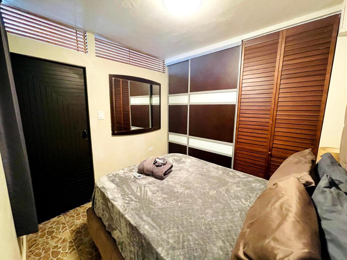 Cozy Studio Retreat With Private Parking And Free Laundry Ponce Esterno foto
